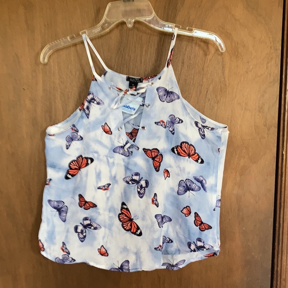 Rue21 Butterfly top tie dye butterfly print w lace up detail casual boho M jr